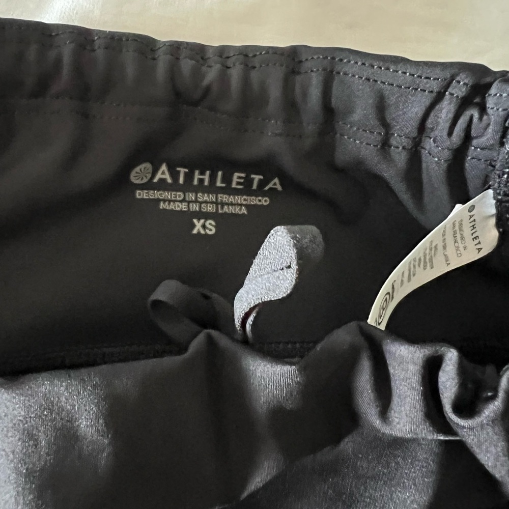 Athleta 3/4 leggings -XS- black